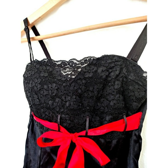 🪩 3/$15 Black Lace & Satin Babydoll w/ or wo/ straps - Picture 2 of 7